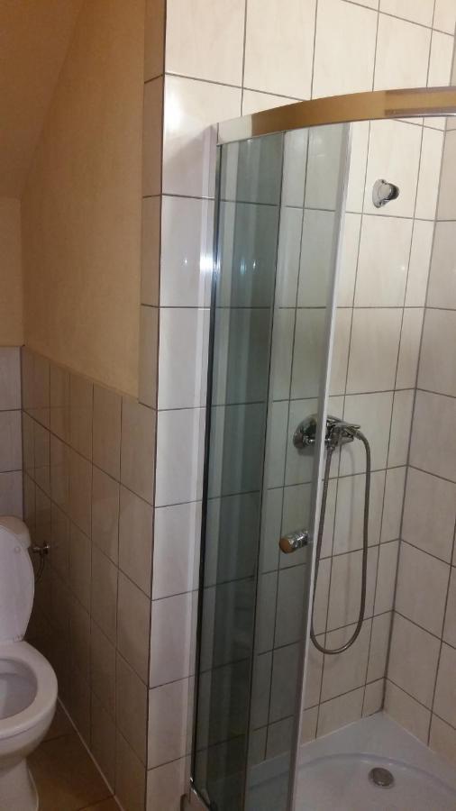 Pokoje Goscinne "U Karola" Pracownicze Ścinawa Exterior foto